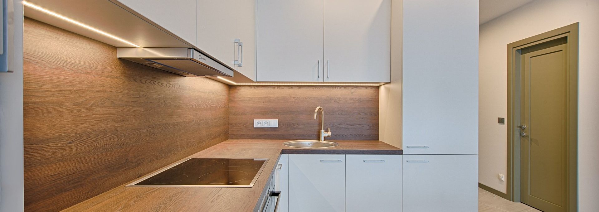 white wooden modular kitchen 1643384